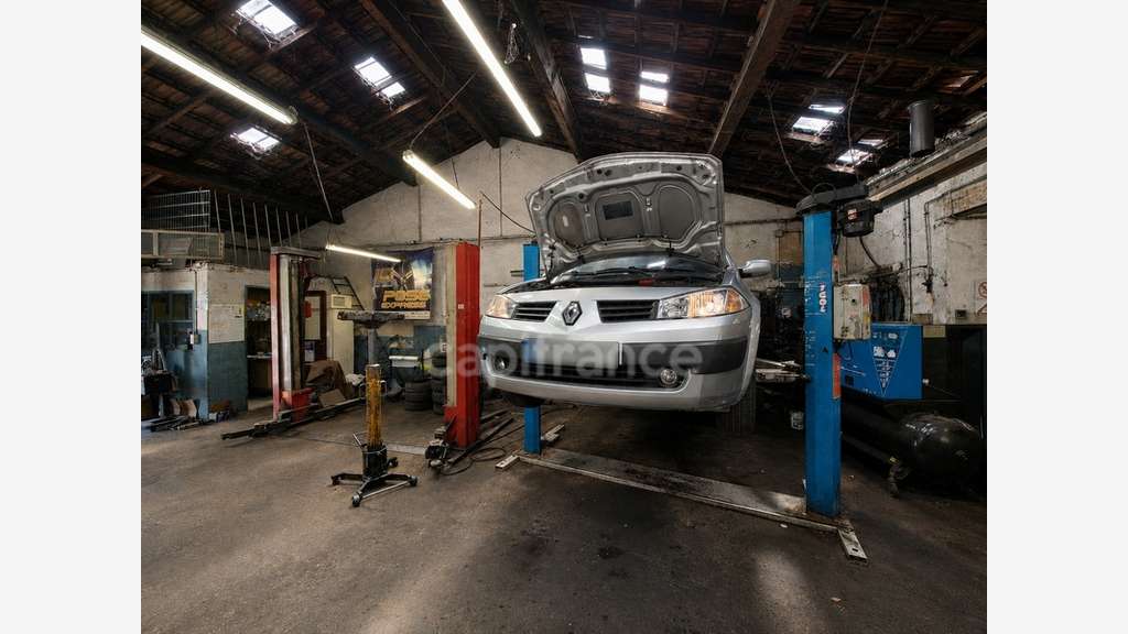 A vendre garage automobile à Marseille 13014