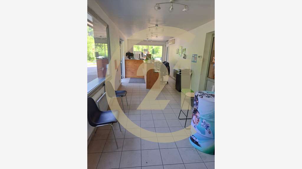 A vendre garage auto avec murs 400m² proche Lons