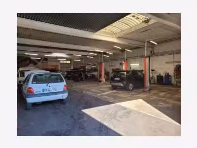 A vendre FDC auto de 565m² à Valbonne empl strat.
