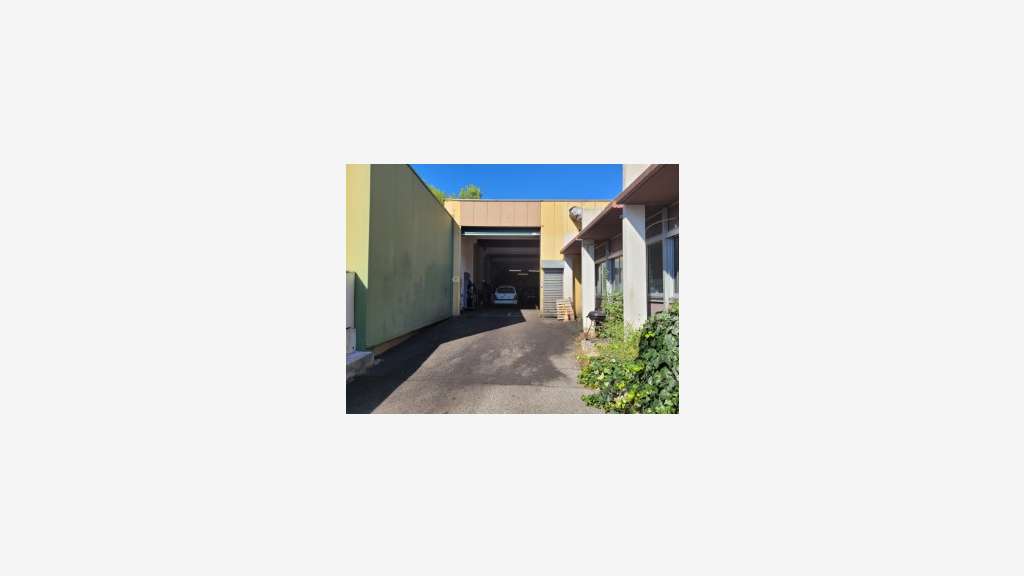 A vendre FDC auto de 565m² à Valbonne empl strat.
