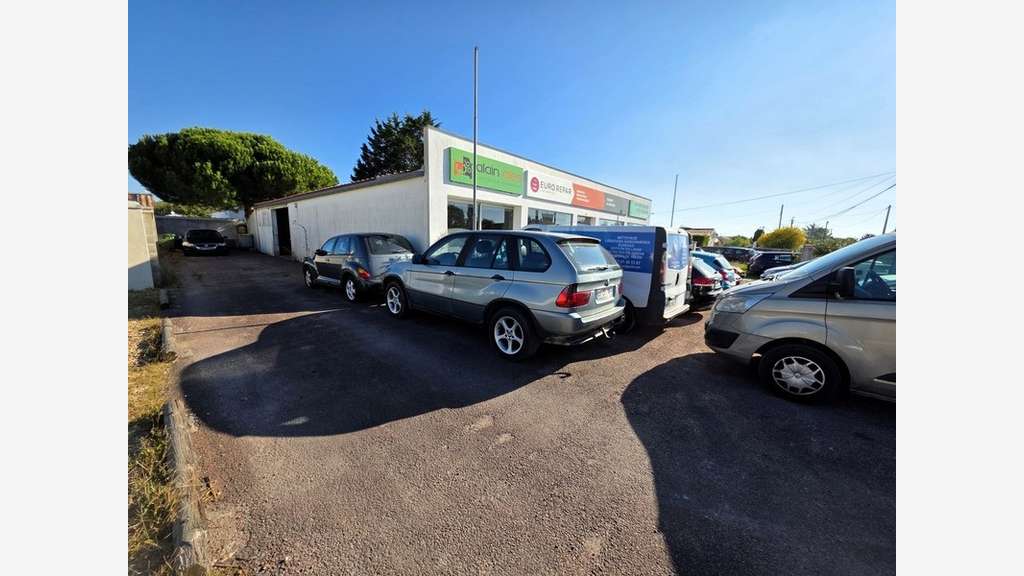 Vente garage automobile au Château d'Oléron (17)
