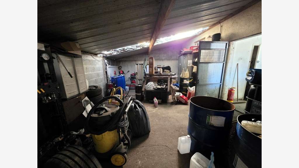 Vente garage automobile au Château d'Oléron (17)