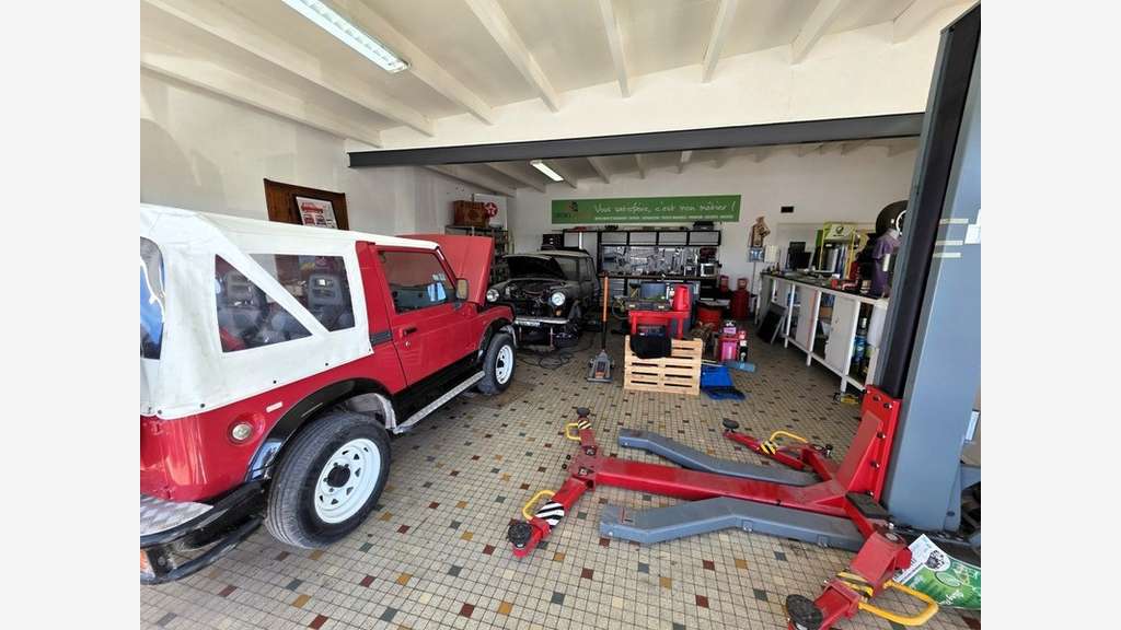Vente garage automobile au Château d'Oléron (17)
