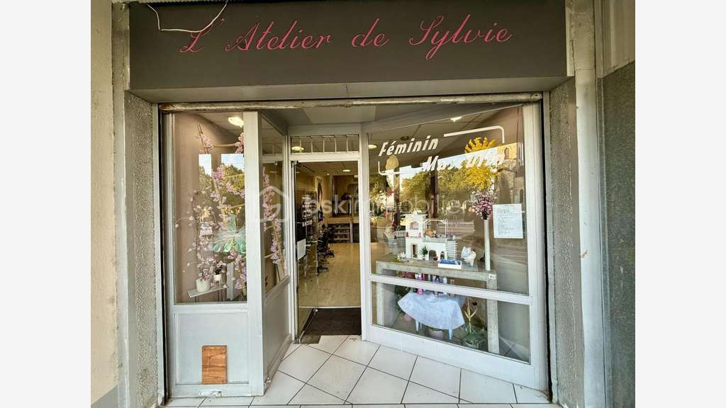 AV salon de coiffure centre commercial St Priest
