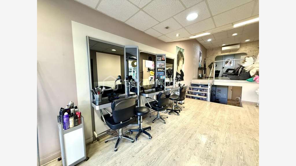 AV salon de coiffure centre commercial St Priest