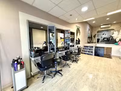 AV salon de coiffure centre commercial St Priest