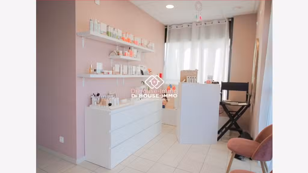Vente FDC d'esthétique proche commerces à Luçon 