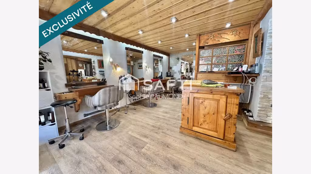 AV salon de coiffure positionné à Serre Chevalier