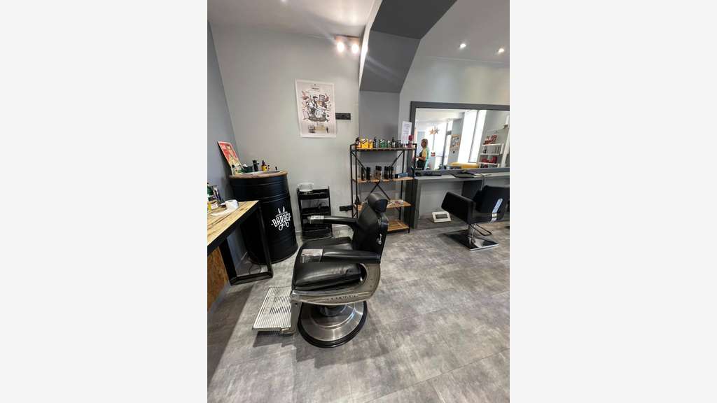 Salon de coiffure à vendre emplacement top Bédoin