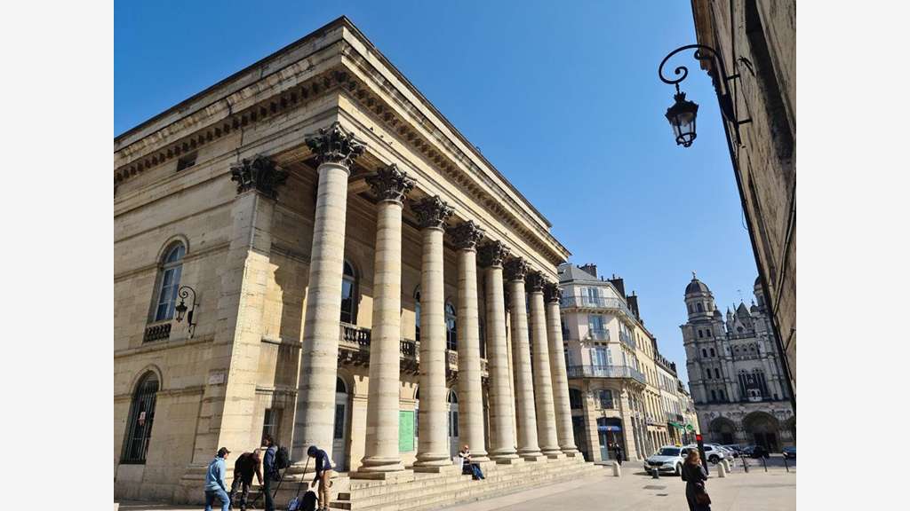 Vente institut de beauté refait au centre de Dijon