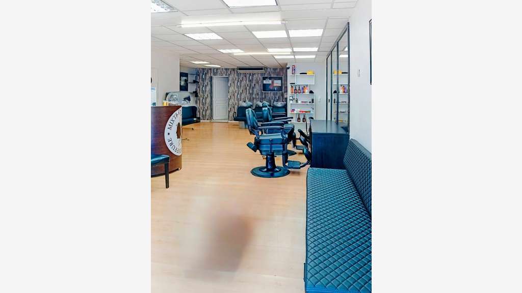 Vente salon de coiffure clé en main à Frouzins