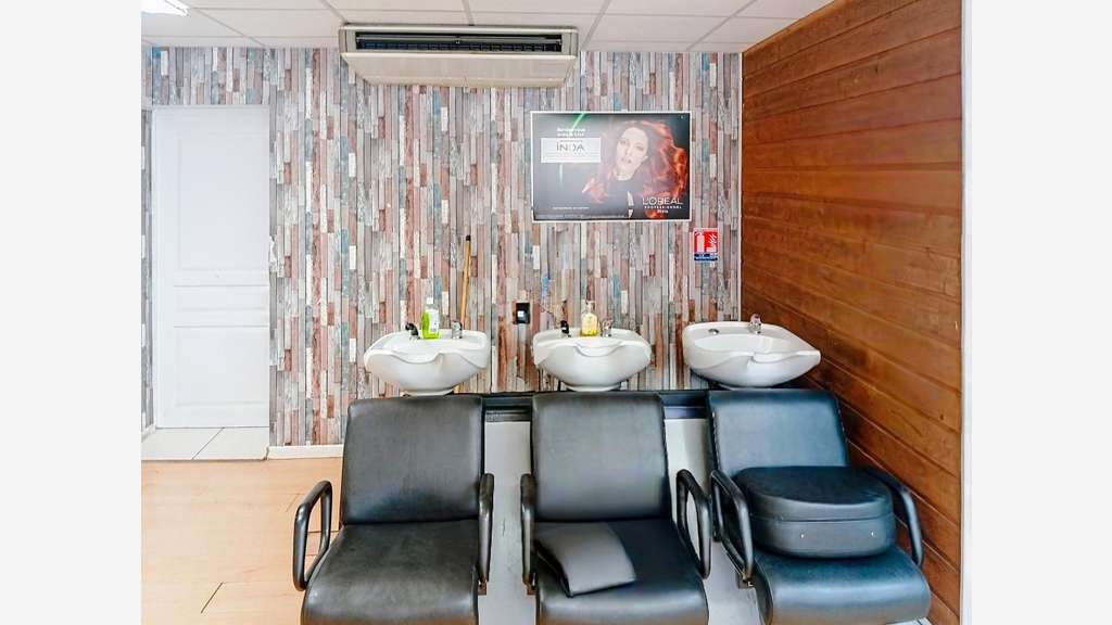 Vente salon de coiffure clé en main à Frouzins