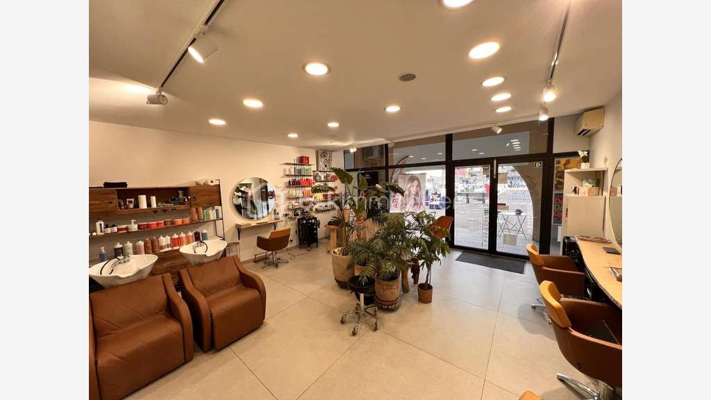 Vente salon de coiffure cosmétiques 44m² à Lattes