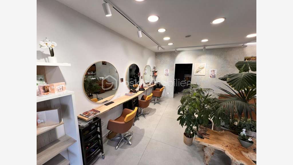 Vente salon de coiffure cosmétiques 44m² à Lattes