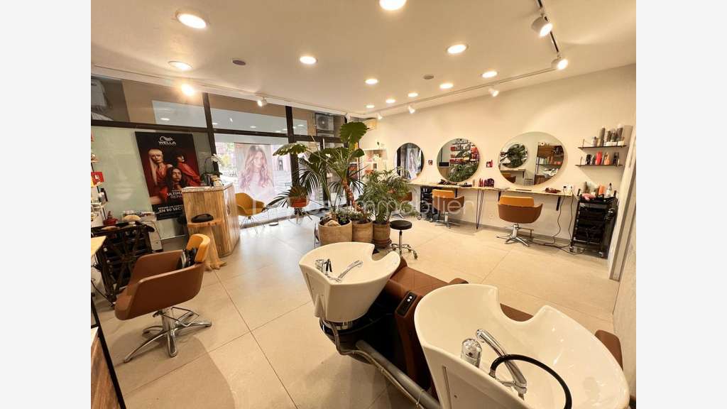 Vente salon de coiffure cosmétiques 44m² à Lattes