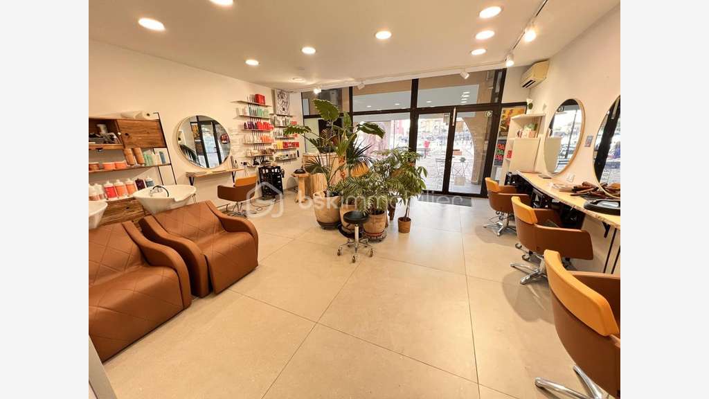 Vente salon de coiffure cosmétiques 44m² à Lattes