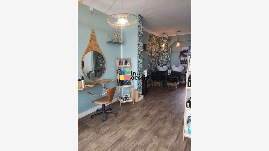 A vendre salon de coiffure Le Mans axe passant