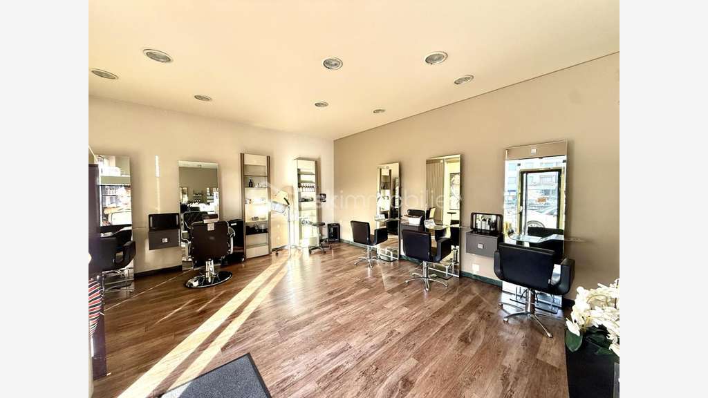 Vente salon de coiffure en centre-ville de Bron