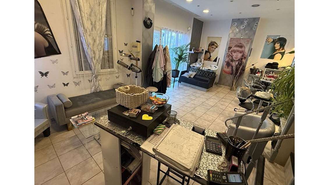 Vente salon de coiffure 47 m2 St Charles 13003