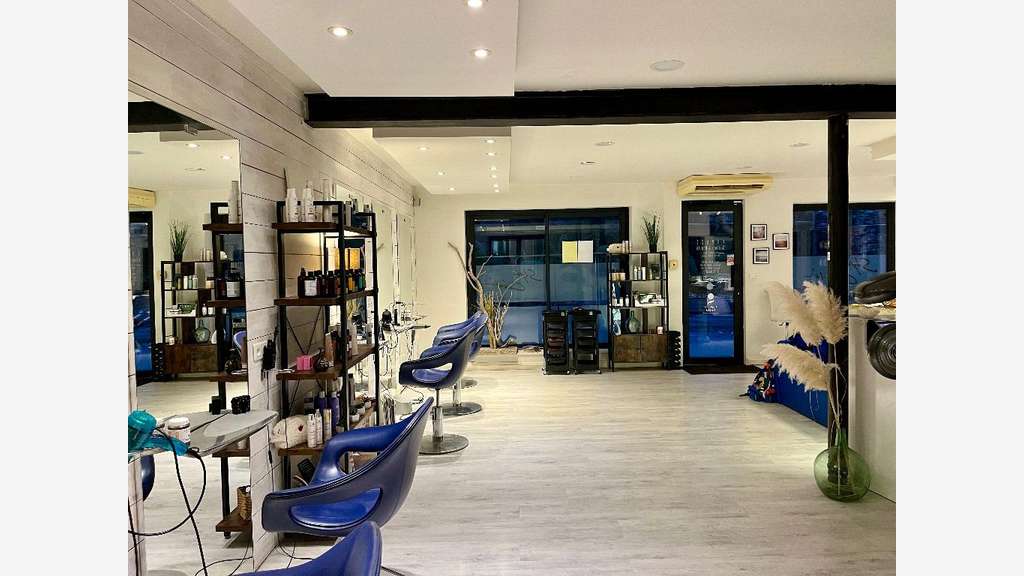Vente salon de coiffure réputé à Montoison centre