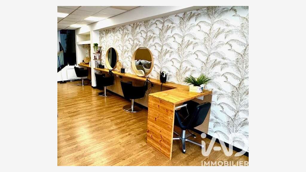 Vente salon de coiffure et soins esthétiques à Nay