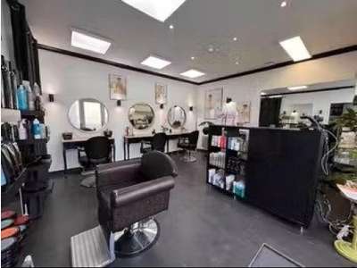 Vente salon de coiffure lumineux et fonctionnel 33