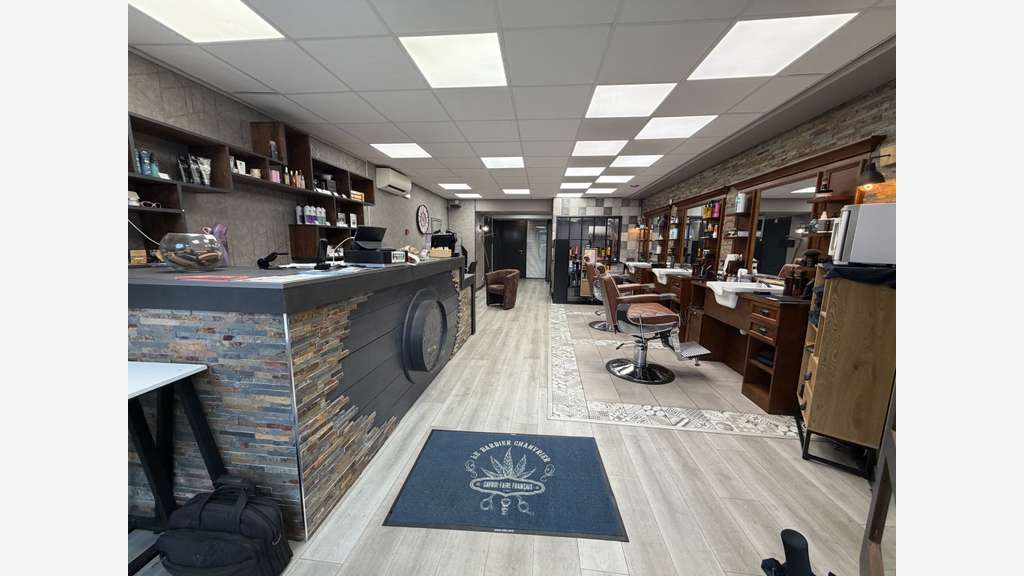 Salon de coiffure & barbier clé en main à Tournus