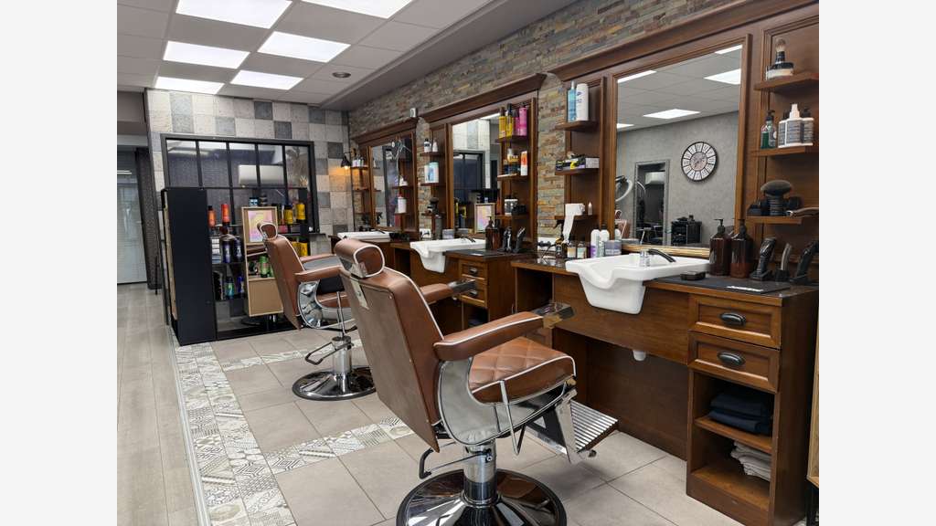 Salon de coiffure & barbier clé en main à Tournus