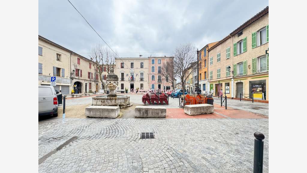 Salon de coiffure barbier prêt à exploiter Tourves