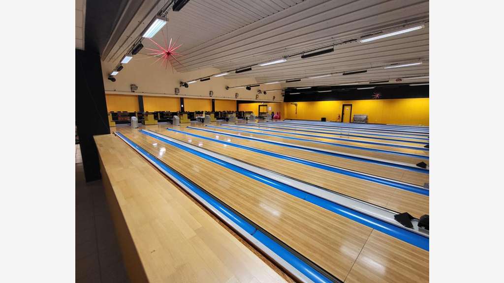 AV bowling 16 pistes lic IV à la Ferté Bernard