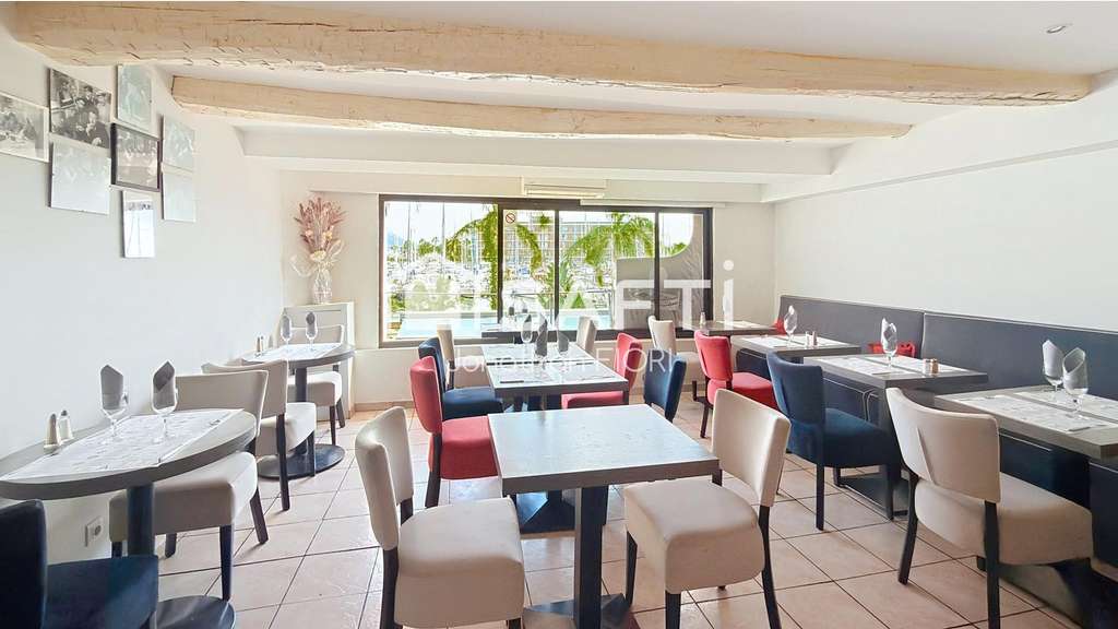 AV restaurant pizzeria face au port de La Seyne