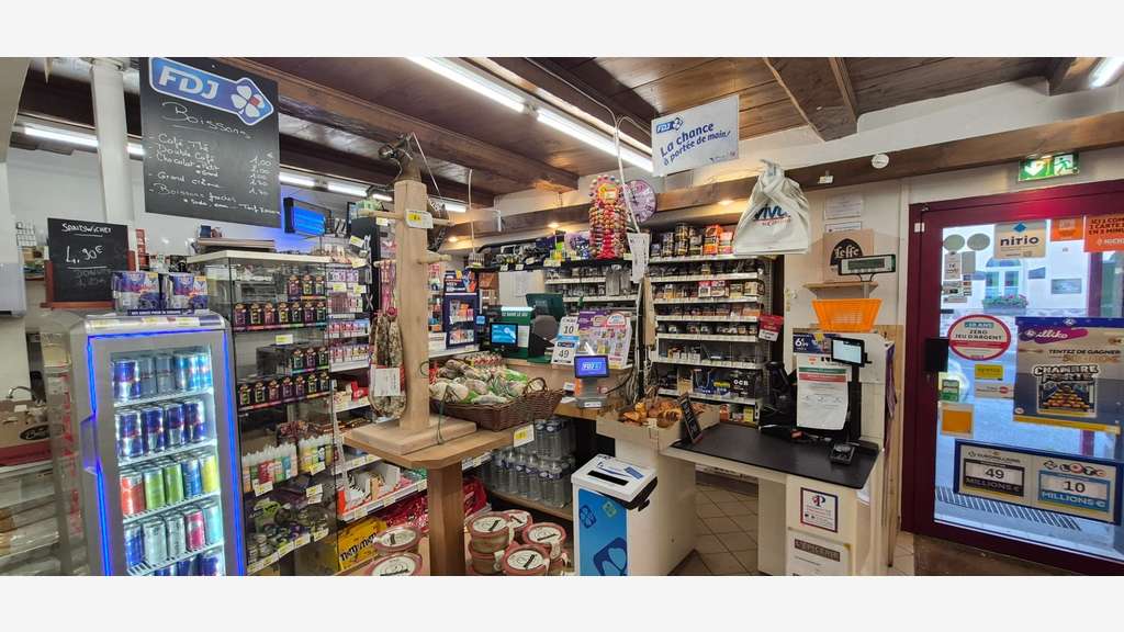 Epicerie - Tabac à vendre LAQUEUILLE (63)