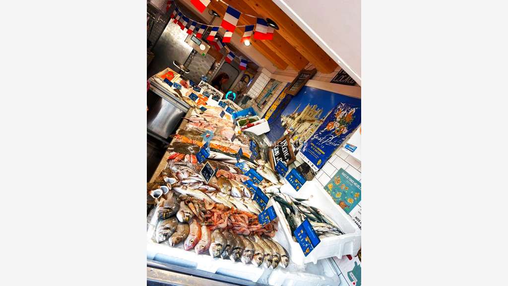 AV poissonnerie idéalement située le Grau du Roi