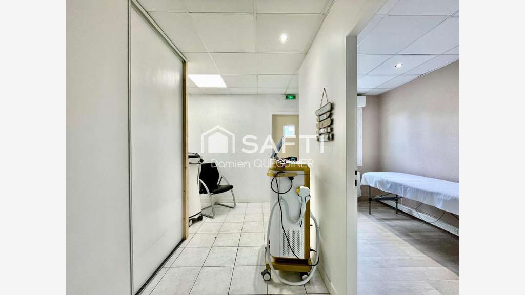 Vente Institut de beauté avec parkings au Teich