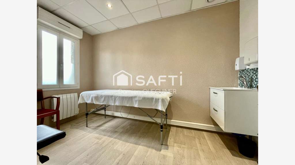 Vente Institut de beauté avec parkings au Teich