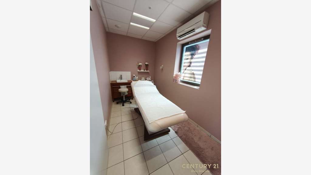 AV fonds institut de beauté fort potentiel à Luçon