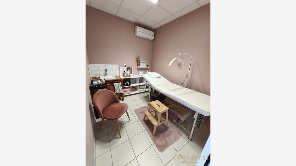 AV fonds institut de beauté fort potentiel à Luçon