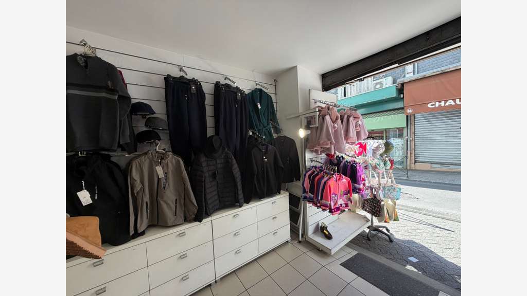 A vendre magasin de souvenirs à Lourdes  