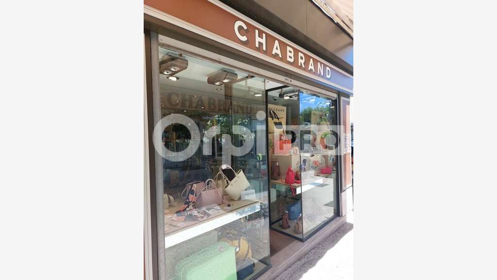 AV FDC maroquinerie 40m² bon emplacement Manosque