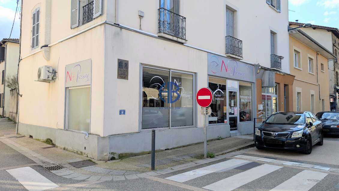 Vente pressing de 75m² St Etienne De Saint Geoirs