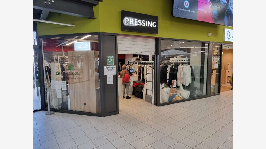 Vente pressing en galerie commerciale à Josselin