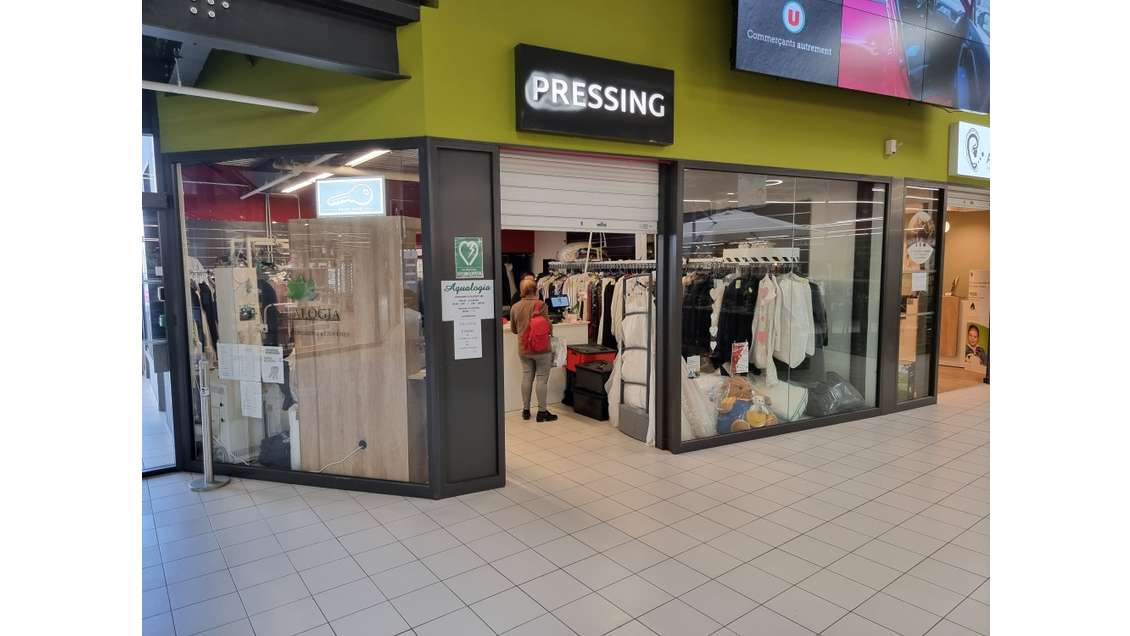 Vente pressing en galerie commerciale à Josselin