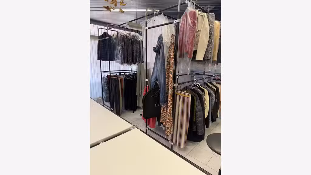 Vente pressing blanchisserie quartier commercial
