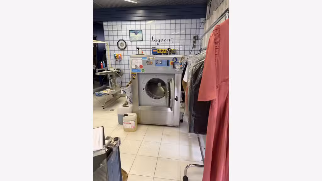 Vente pressing blanchisserie quartier commercial