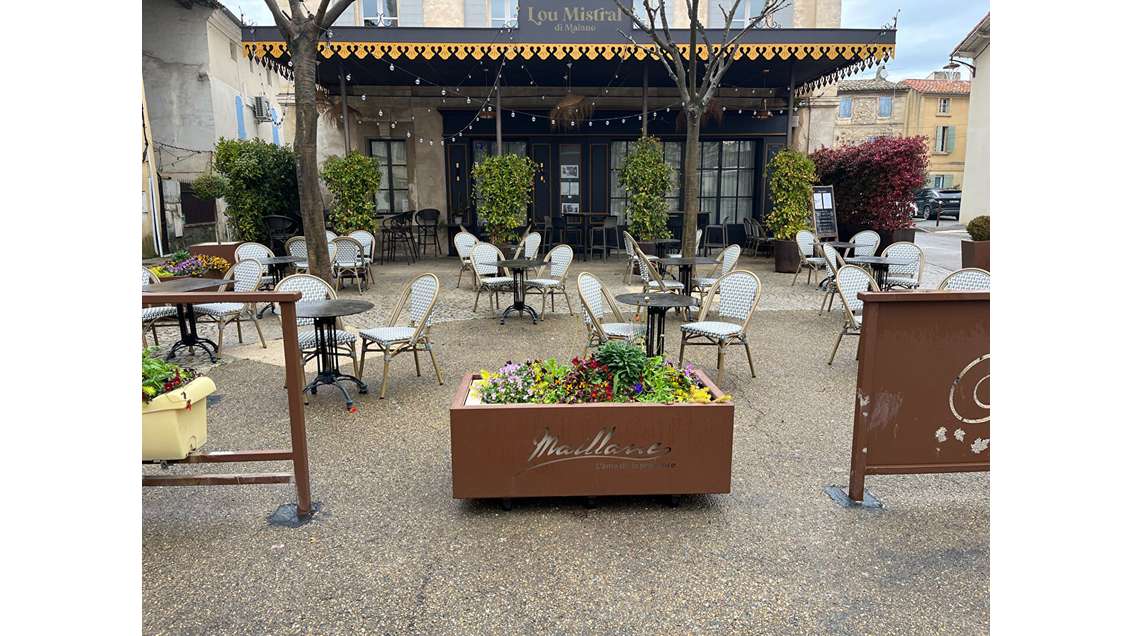 Vend fonds de commerce restaurant rénové Maillane