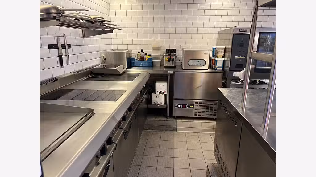 Vend fonds de commerce restaurant rénové Maillane