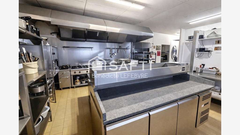AV restaurant grande capacité terrasse parking 34