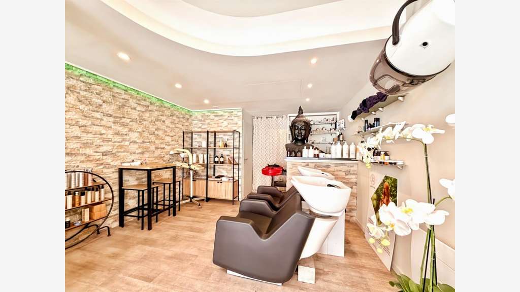 A vendre salon de coiffure bel empl à Caen centre