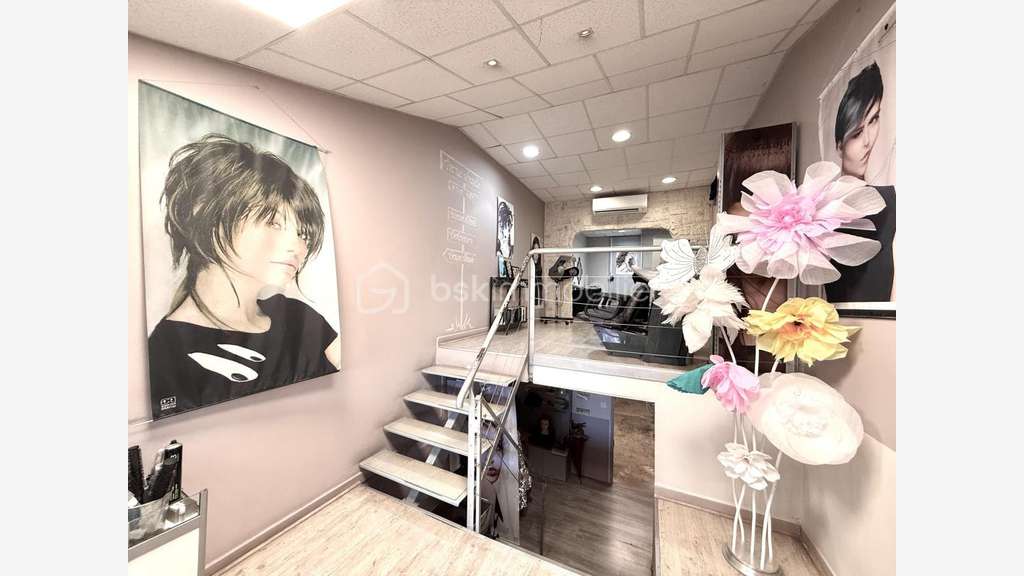 A vendre salon de coiffure centre-ville de Corbas