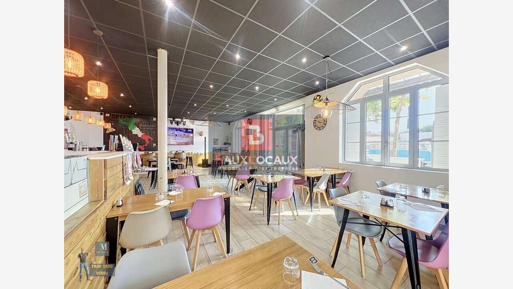 Bar brasserie licence IV à vendre à Sénas centre